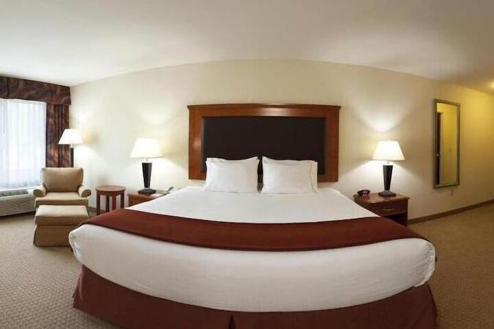 Holiday Inn Express & Suites Albany Airport Area - Latham by IHG