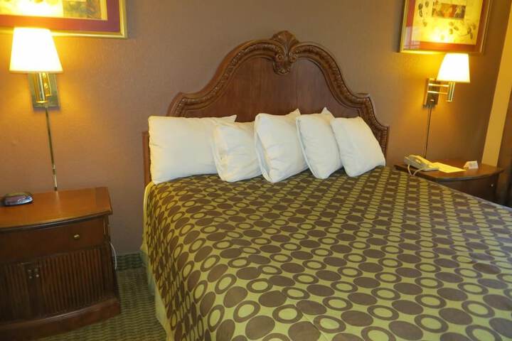 Room 12 of 46