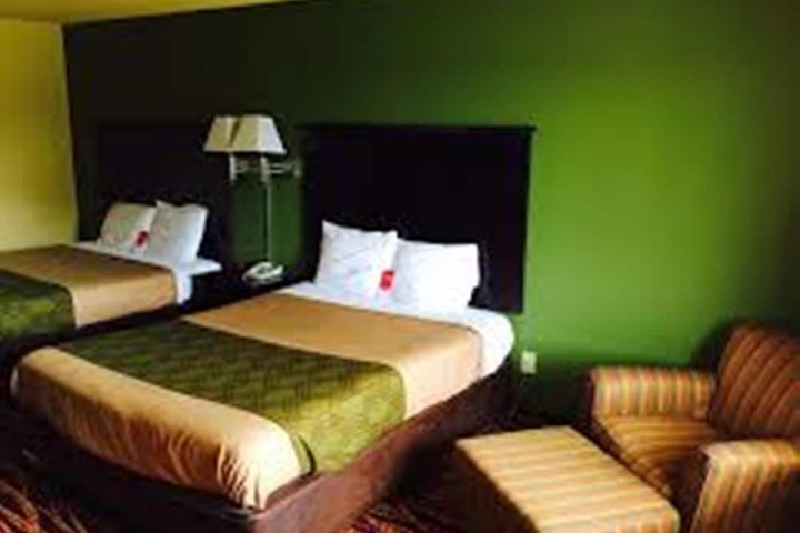 Room 27 of 36