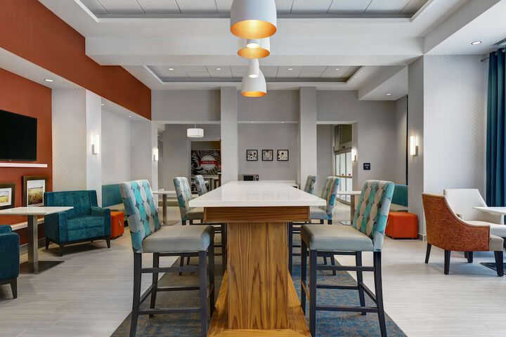 Hampton Inn & Suites by Hilton Belleville