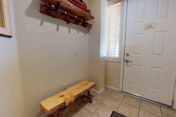 Room 17 of 28