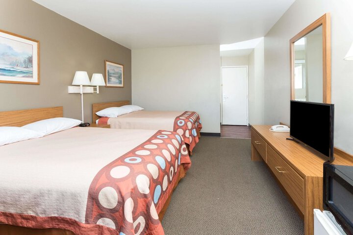 Room 5 of 14