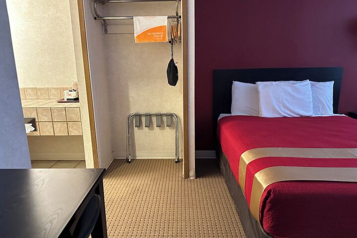 Room 18 of 63