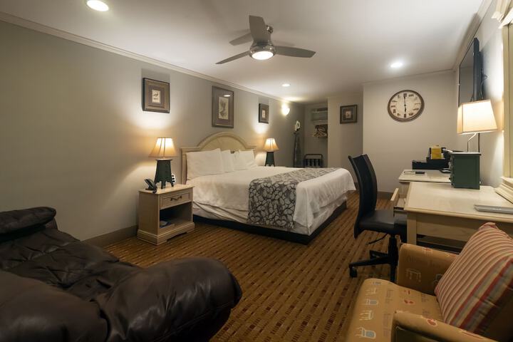 Room 12 of 17