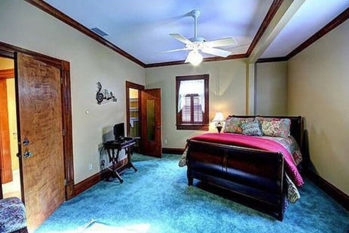 Room 14 of 25