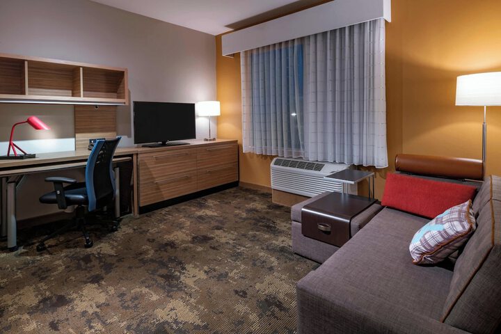 Room 13 of 25