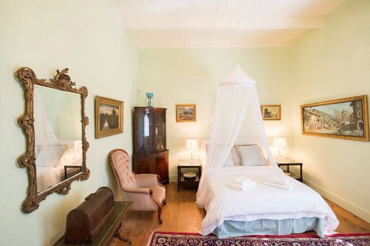 Room 7 of 32