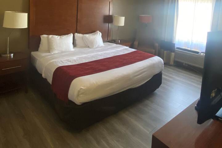 Room 32 of 84