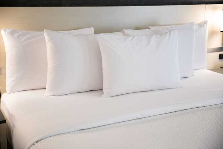 Room 8 of 28