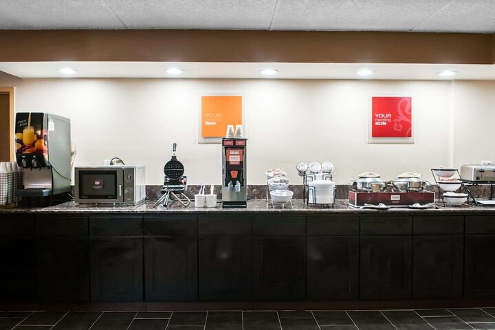 Breakfast/Coffee Service 28 of 42