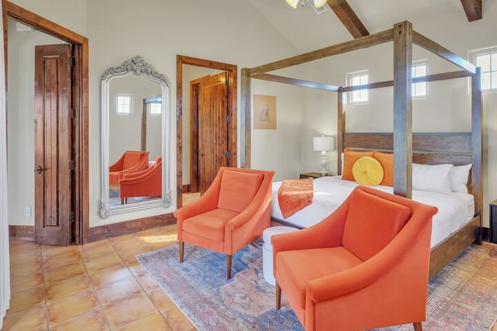 Room 9 of 29