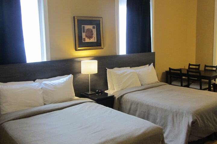 Room 9 of 40