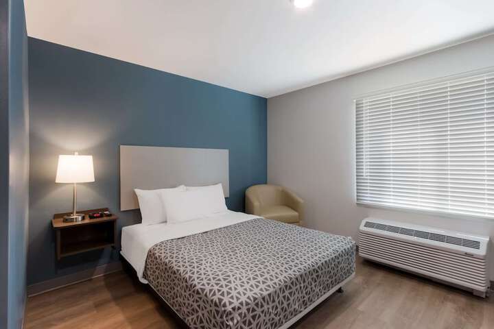 Room 15 of 32