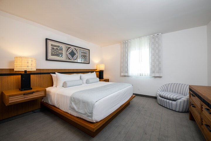 Room 15 of 28