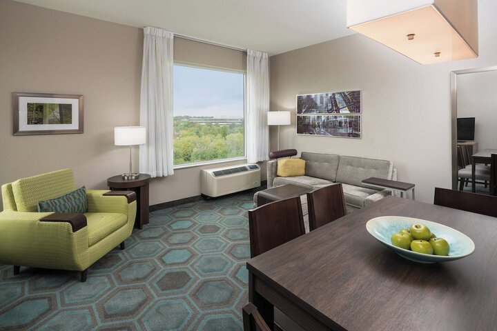 Room 34 of 60