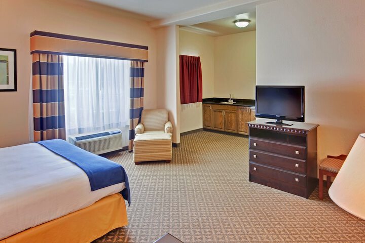 Room 9 of 33