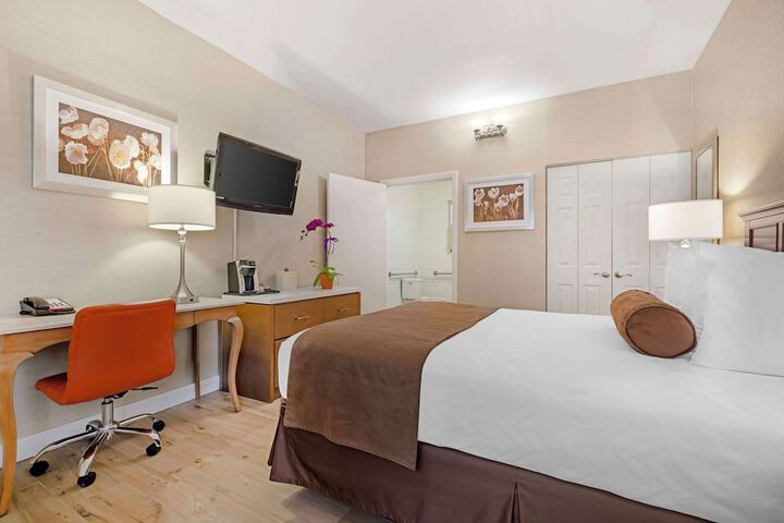 Room 16 of 27