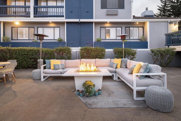 Terrace/Patio 24 of 25