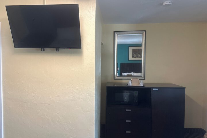 Tropical Palm Motel