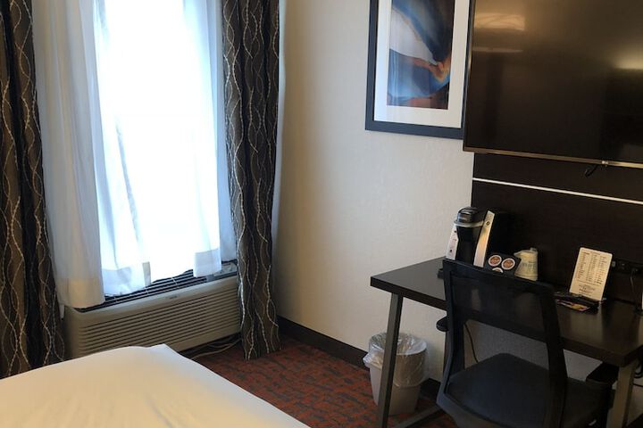 Room 25 of 72
