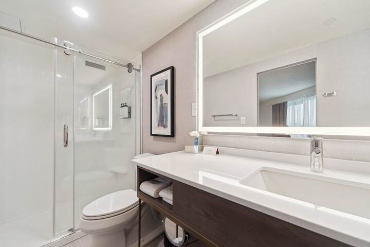 Crowne Plaza Lansing by IHG