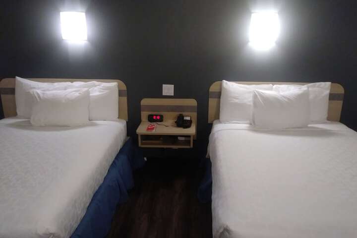 Room 17 of 38