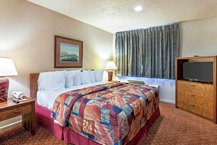 Jasper Inn & Suites