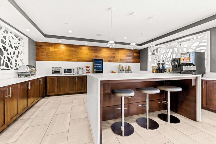 Best Western Plus Airdrie Gateway