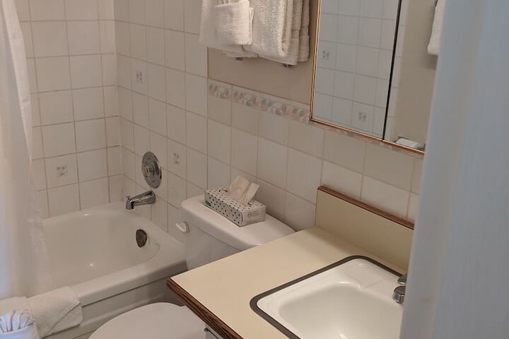 Room 7 of 11