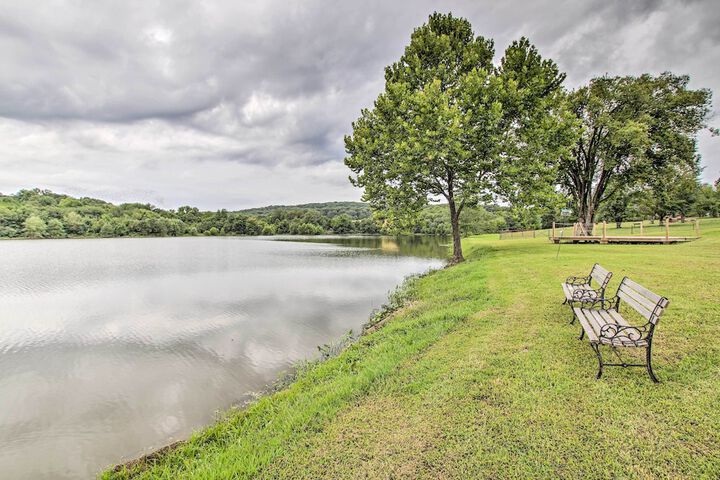 Lakefront Studio Guest Home on Hermann Wine Trail!