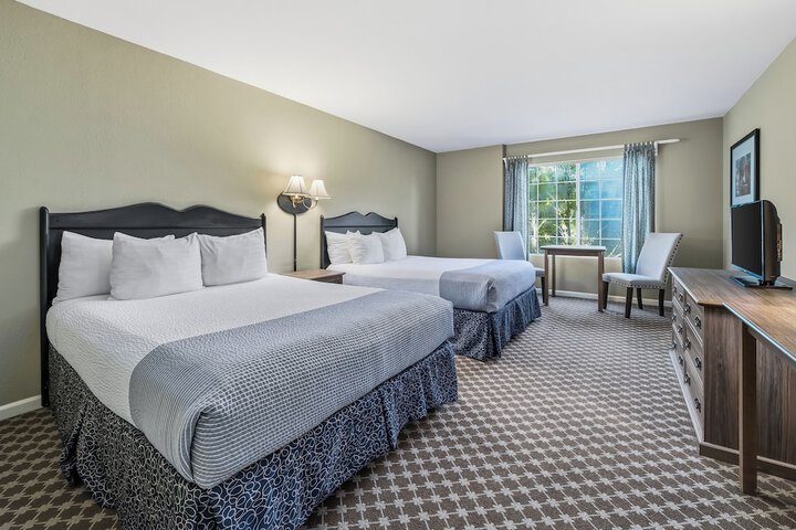 Cambria Pines Lodge