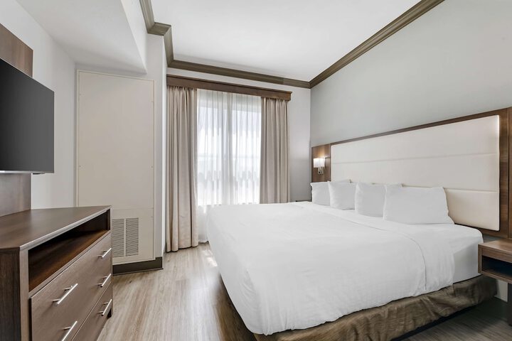 Room 29 of 40
