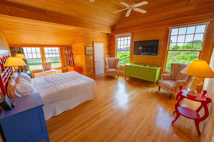 The Colony Hotel