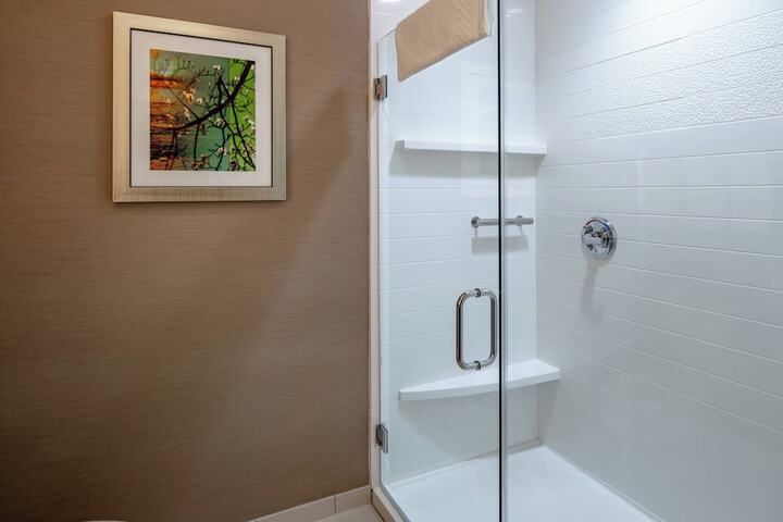 Room 15 of 27