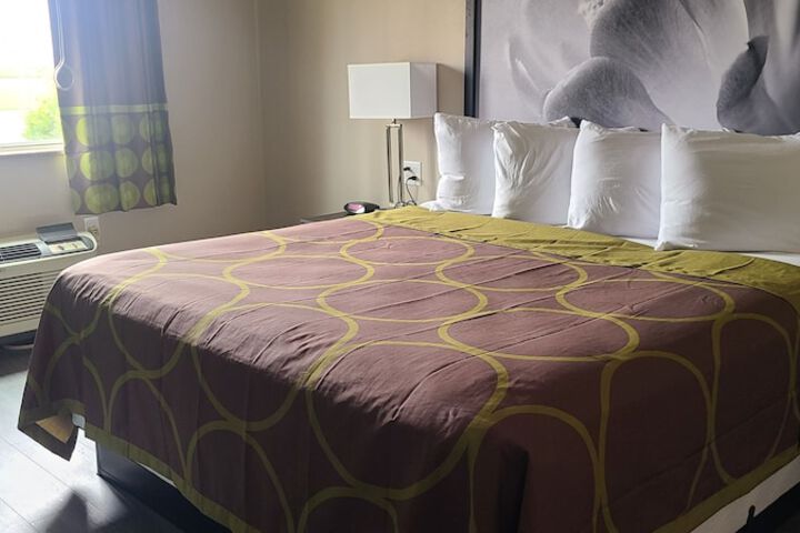 Super 8 by Wyndham Lubbock West