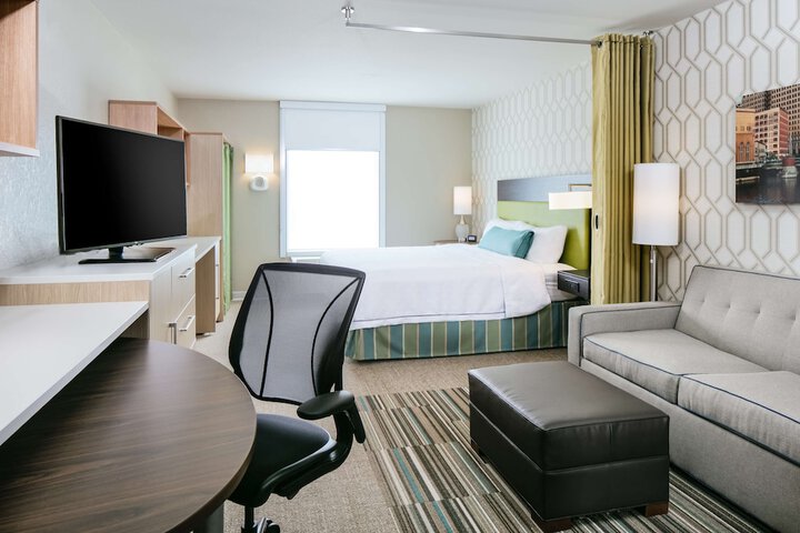Room 21 of 38