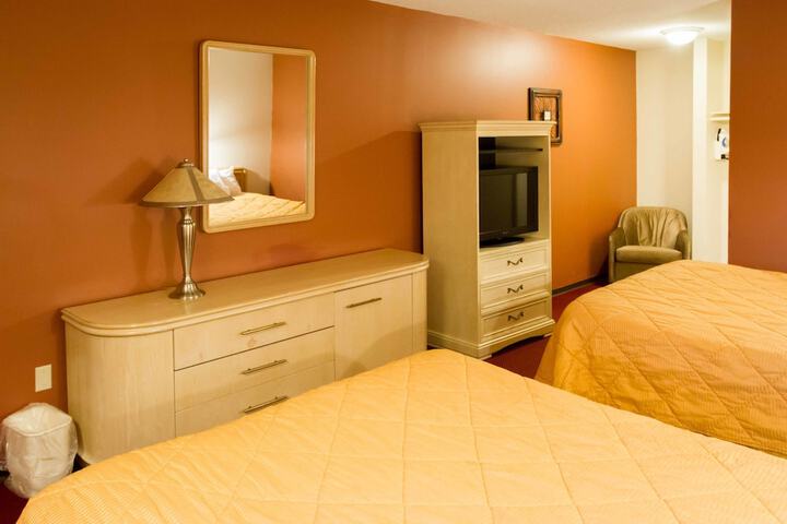 Room 32 of 80
