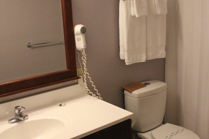 Room 80 of 219