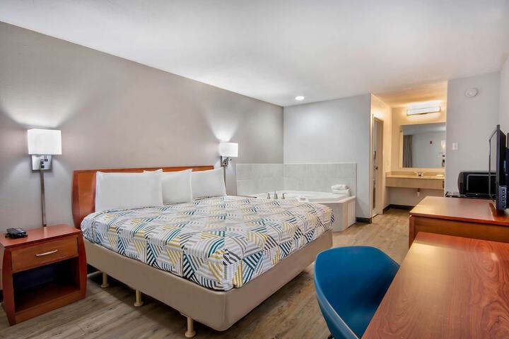 Room 16 of 31