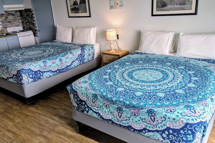 Silver Surf Motel