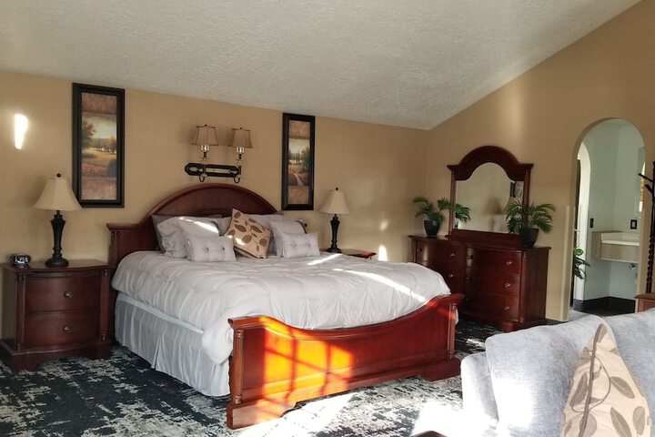 Western Royal Inn