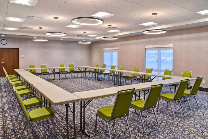 Holiday Inn Express & Suites Ottawa by IHG