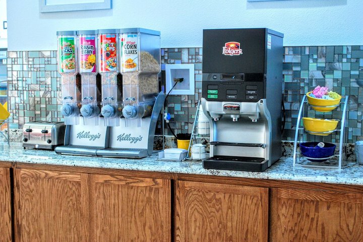 Breakfast/Coffee Service 48 of 52