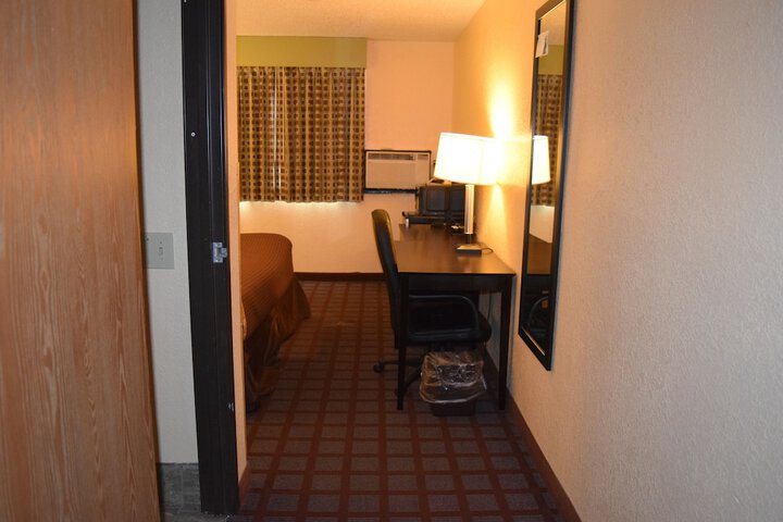 Room 18 of 39