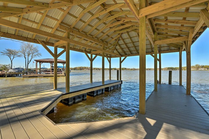 Riviera Paradise W / Private Dock! 4 Bedroom Home by RedAwning