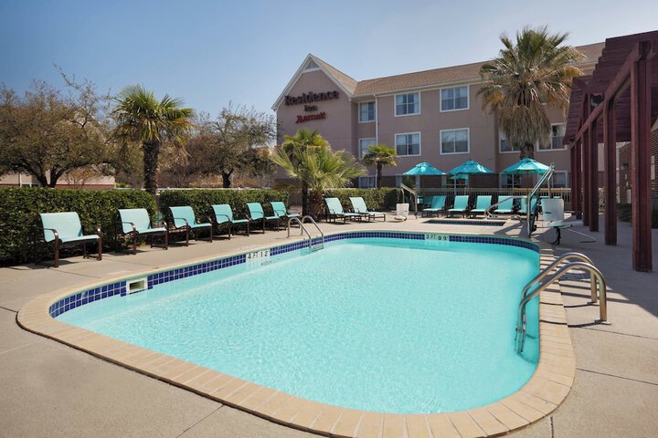 Pool 4 of 22