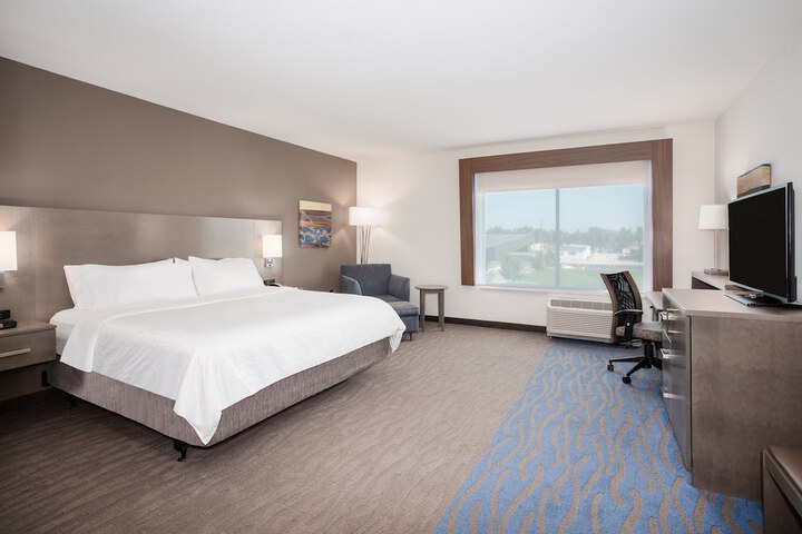 Room 13 of 36