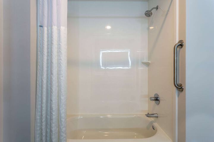 Room 21 of 35