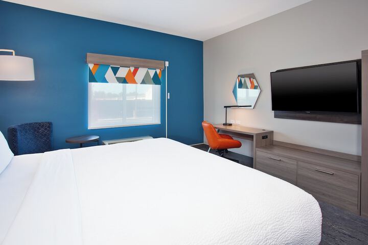 Room 35 of 61