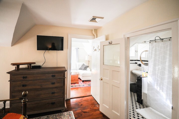 Room 20 of 76